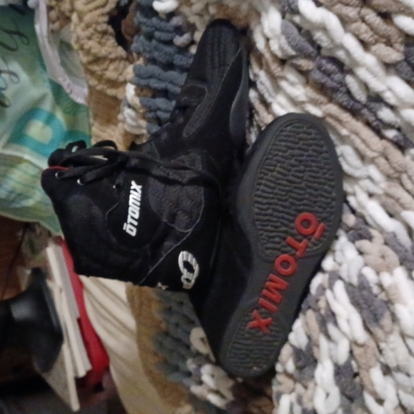 Otimix black athletic shoe size 8men/9.5women